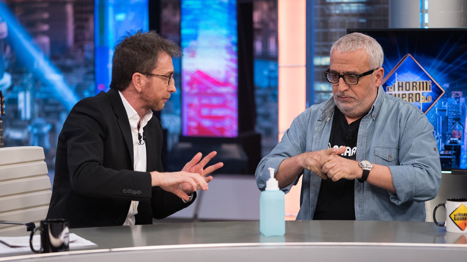 Los terribles problemas de Leo Harlem con la dom&oacute;tica