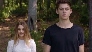 Josephine Langford y Hero Fiennes en 'After'