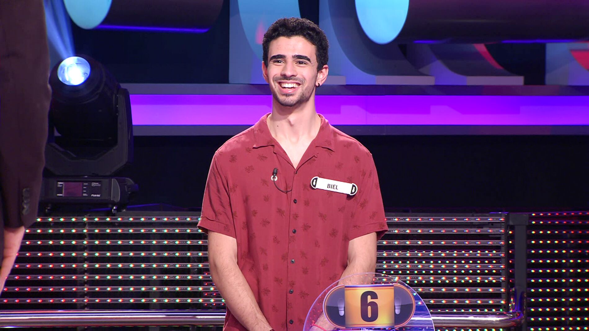 "&iexcl;Son 20 a&ntilde;os con la misma broma!", el reproche de un concursante a Arturo Valls en '&iexcl;Ahora caigo!'