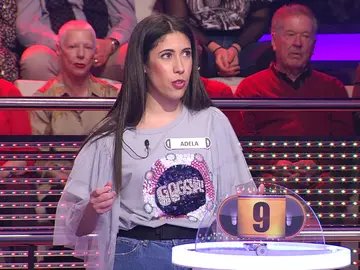 La extraña habilidad de Adela en '¡Ahora caigo!': le sale la voz de Amaya Montero cuando canta rock duro La extraña habilidad de Adela en '¡Ahora caigo!': le sale la voz de Amaya Montero cuando canta rock duro