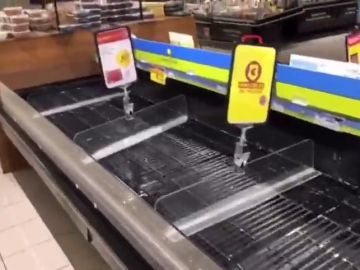 Largas colas en los supermercados de Madrid tras las medidas anunciadas por Ayuso sobre el coronavirus