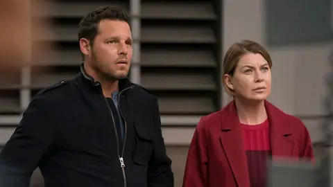 Justin Chambers y Ellen Pompeo como Alex Karev y Meredith Grey en 'Anatomía de Grey' Justin Chambers y Ellen Pompeo como Alex Karev y Meredith Grey en 'Anatomía de Grey'