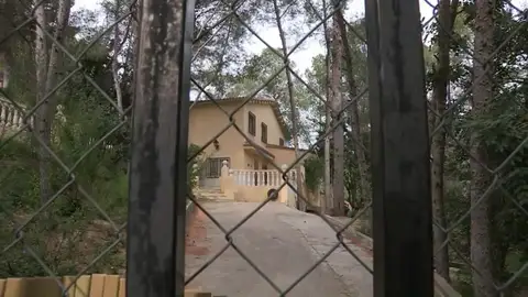 Una mujer es asesinada de un disparo en la cabeza en un nuevo caso de violencia machista en Villanueva de Castellón Una mujer es asesinada de un disparo en la cabeza en un nuevo caso de violencia machista en Villanueva de Castellón