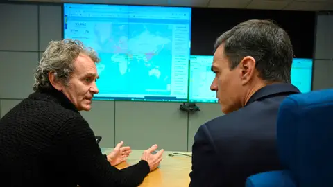 Pedro Sánchez junto a Fernando Simón Pedro Sánchez junto a Fernando Simón