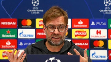 Jürgen Klopp durante la rueda de prensa previa al Liverpool - Atletico de Madrid