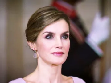 Especiales Hola TV - El clóset de Letizia Especiales Hola TV - El clóset de Letizia