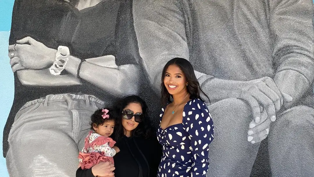 Vanessa Bryant con sus hijas Vanessa Bryant con sus hijas