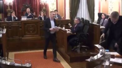 El alcalde de Ourense aspira a que se cuenten sobre él chistes como 