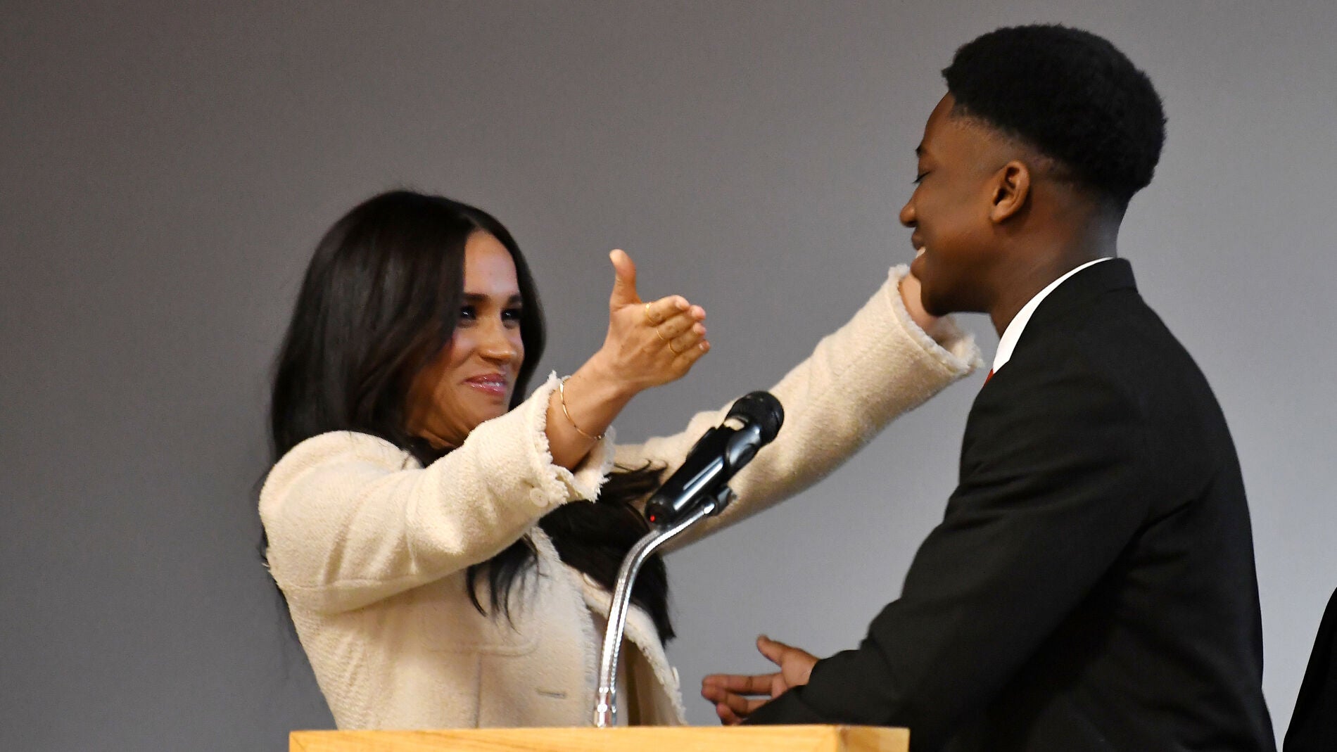 Meghan Markle en la Escuela Superior Robert Clark en Dagenham 