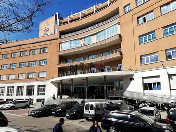Vista de la entrada del Hospital de Fundación Jiménez Díaz, este miércoles en Madrid Vista de la entrada del Hospital de Fundación Jiménez Díaz, este miércoles en Madrid