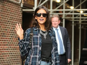 Nina Dobrev a la salida de un evento Nina Dobrev a la salida de un evento