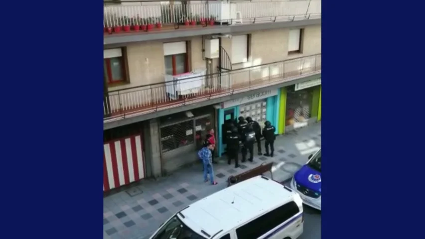 Detenido el marido de una mujer asesinada junto a su hija en Abanto, Vizcaya, en un presunto nuevo caso de violencia machista Detenido el marido de una mujer asesinada junto a su hija en Abanto, Vizcaya, en un presunto nuevo caso de violencia machista