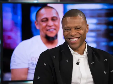 Roberto Carlos demuestra su talento oculto con una genial imitación en 'El Hormiguero 3.0' Roberto Carlos demuestra su talento oculto con una genial imitación en 'El Hormiguero 3.0'