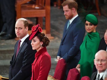 Meghan Markle y el príncipe Harry con su hermano el príncipe Guillermo y su cuñada Kate Middleton