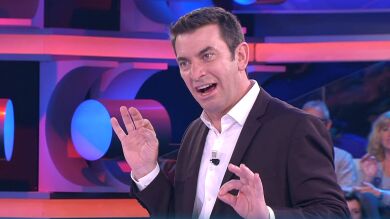 ¿Caerías por la trampilla? De Chavela Vargas a Melendi en esta 'Palabra gallina' en ¡Ahora caigo! 