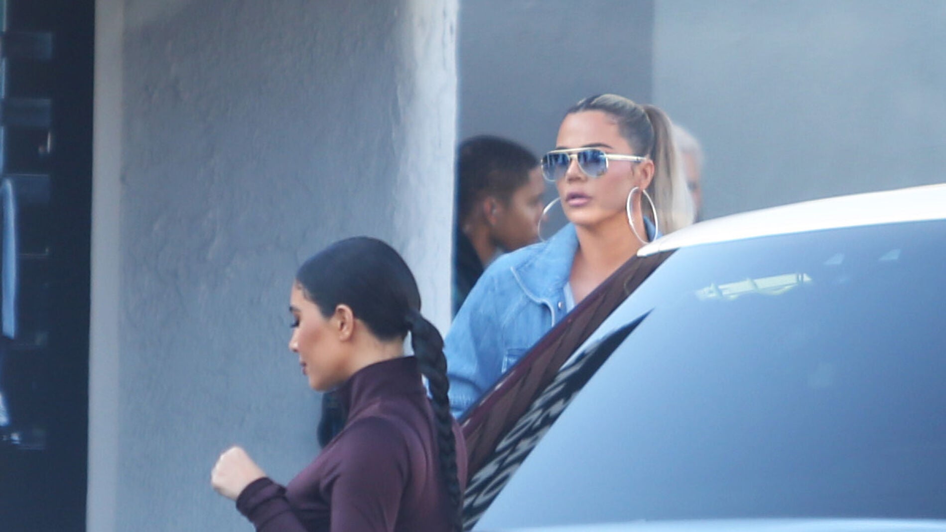 Kim Kardashian y Khlo&eacute; Kardashian