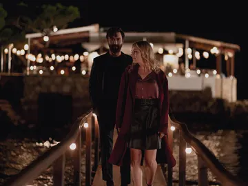 Ángela Cremonte y Javier Rey son Laura Munar y Xavier Vera en 'Mentiras' Ángela Cremonte y Javier Rey son Laura Munar y Xavier Vera en 'Mentiras'