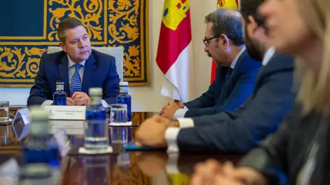 García-Page ha mantenido una reunión con representantes de PP, PSOE y C´s para abordar el avance del coronavirus García-Page ha mantenido una reunión con representantes de PP, PSOE y C´s para abordar el avance del coronavirus