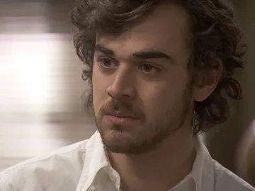 Matías pone en jaque a Alicia para condicionar su vida Matías pone en jaque a Alicia para condicionar su vida