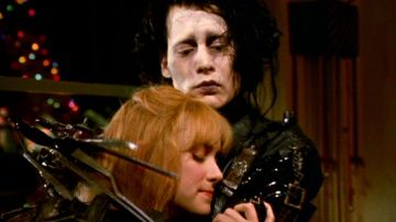 Winona Ryder y Johnny Depp en 'Eduardo Manostijeras'