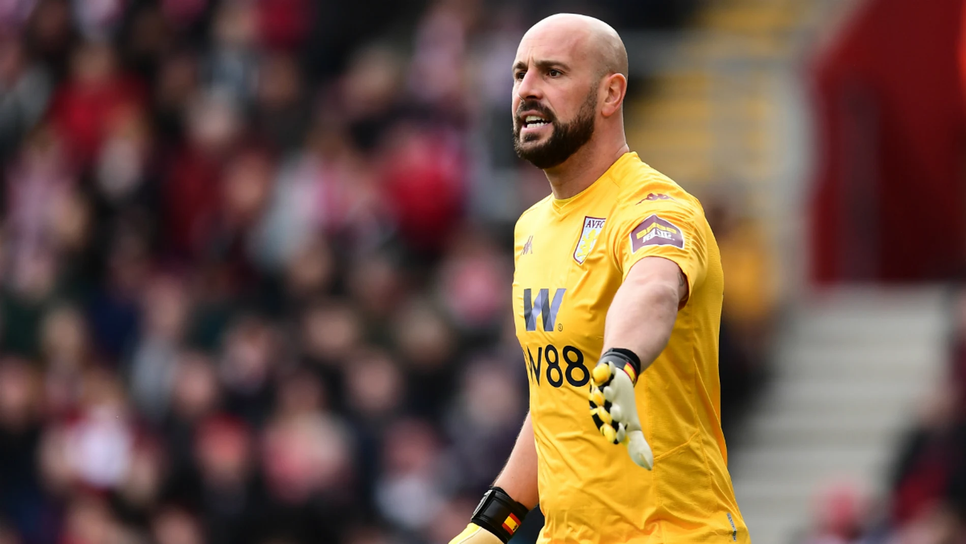Pepe Reina, con el Aston Villa Pepe Reina, con el Aston Villa
