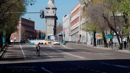 Las calles de Madrid se vac&iacute;an por el coronavirus
