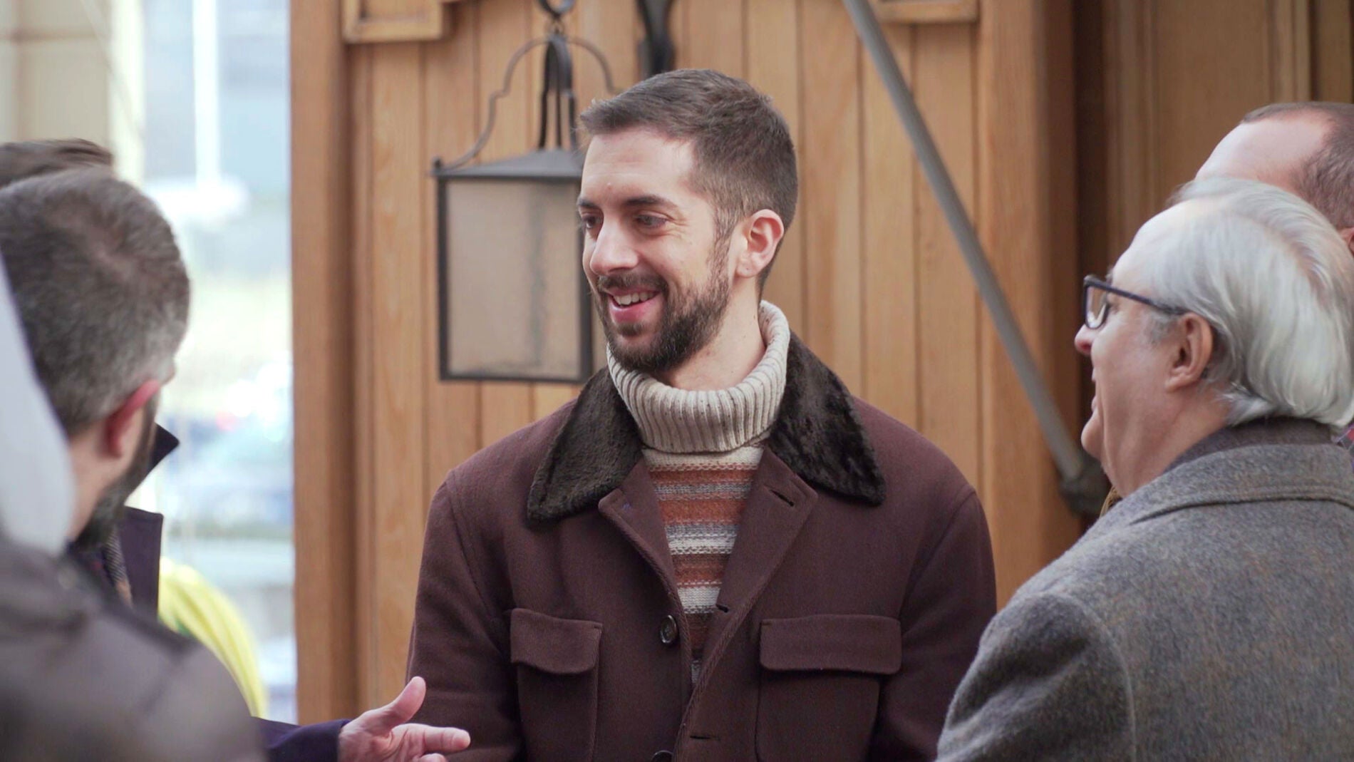 El cameo m&aacute;s sorprendente: David Broncano y su equipo de 'La Resistencia' viajan al a&ntilde;o 1977 en 'Amar es para siempre'