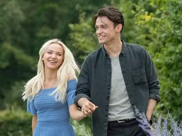 Dove Cameron y Thomas Doherty de 'Los Descendientes' Dove Cameron y Thomas Doherty de 'Los Descendientes'