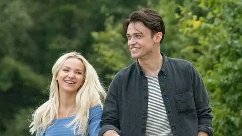 Dove Cameron y Thomas Doherty de 'Los Descendientes' Dove Cameron y Thomas Doherty de 'Los Descendientes'