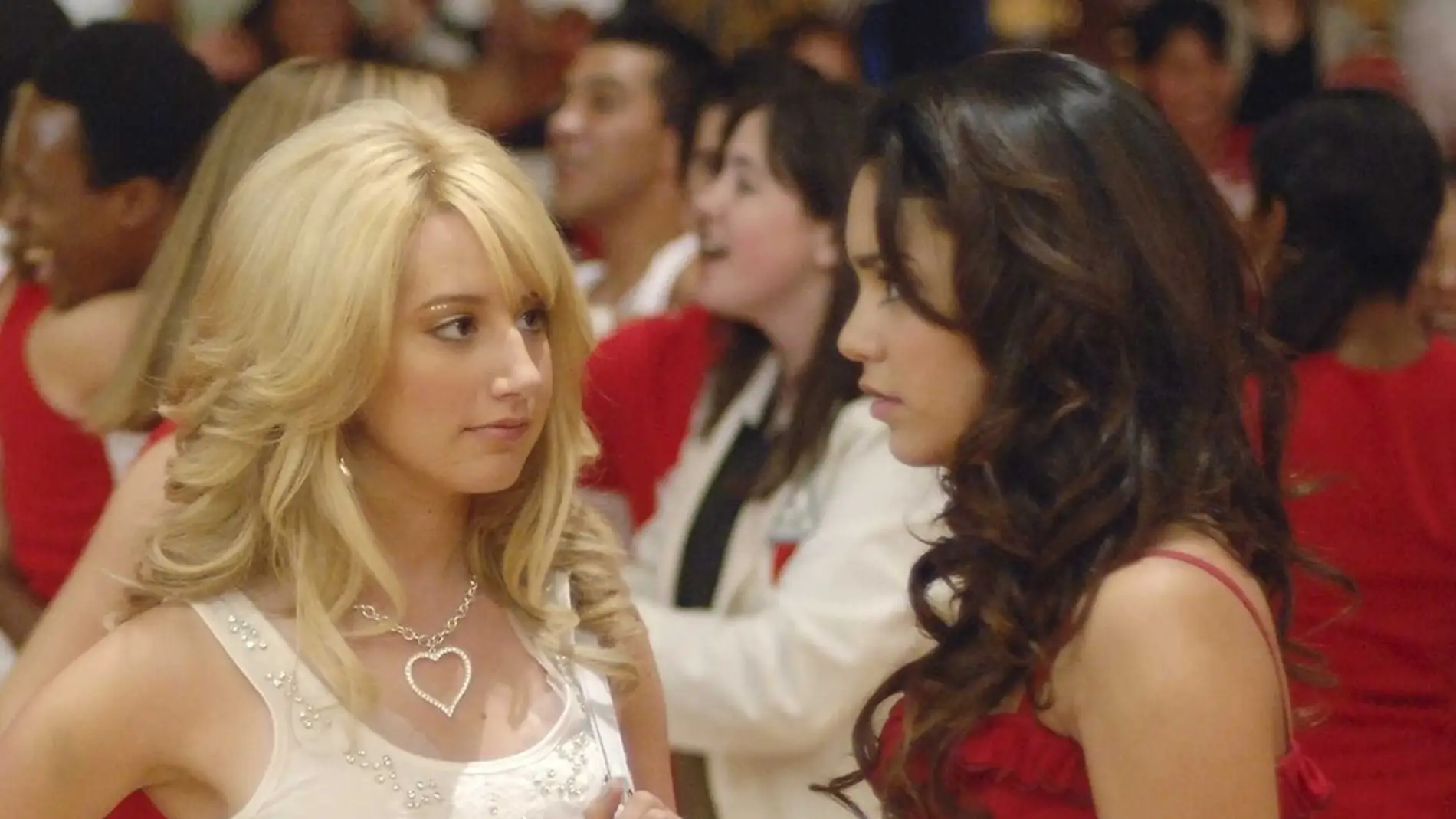 Ashley Tisdale y Vanessa Hudgens en 'High School Musical'