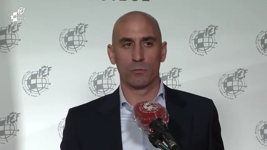 Luis Rubiales, sobre posibles ERTES en el fútbol modesto: "Hay que flexibilizar todos aquellos pagos que han llegado posteriores al coronavirus" Luis Rubiales, sobre posibles ERTES en el fútbol modesto: "Hay que flexibilizar todos aquellos pagos que han llegado posteriores al coronavirus"