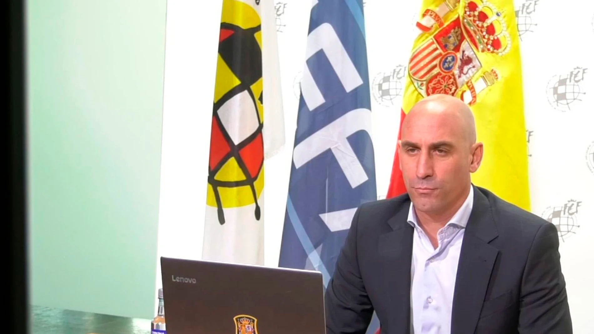 La RFEF asegura desconocer el contenido del auto y recuerda que "el demandante está vinculado a la Liga" La RFEF asegura desconocer el contenido del auto y recuerda que "el demandante está vinculado a la Liga"