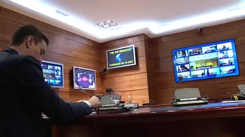 Primer Consejo de Ministros por vía telemática por el coronavirus La insólita imagen del primer Consejo de Ministros por vía telemática por el coronavirus