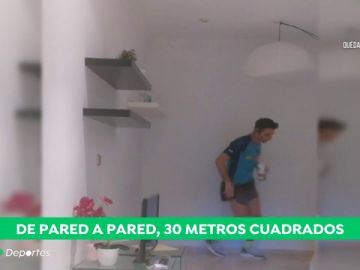 Corre 61 kilómetros dentro de su casa como homenaje a los sanitarios españoles que luchan contra el coronavirus