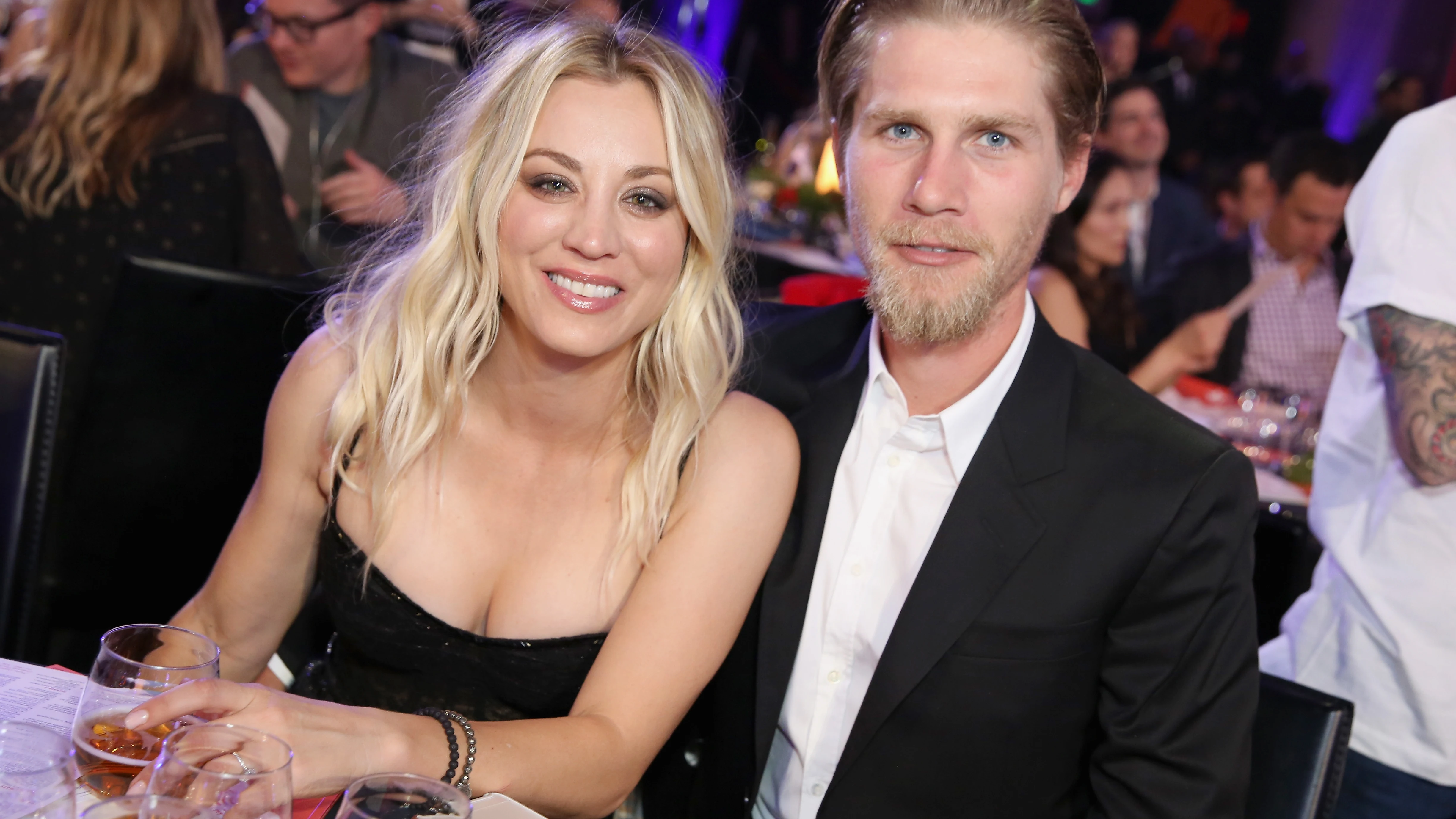 Kaley Cuoco y su marido Karl Cook