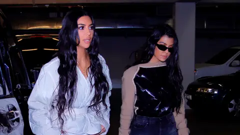 Kim Karrdashian y Kourtney Kardashian Kim Karrdashian y Kourtney Kardashian