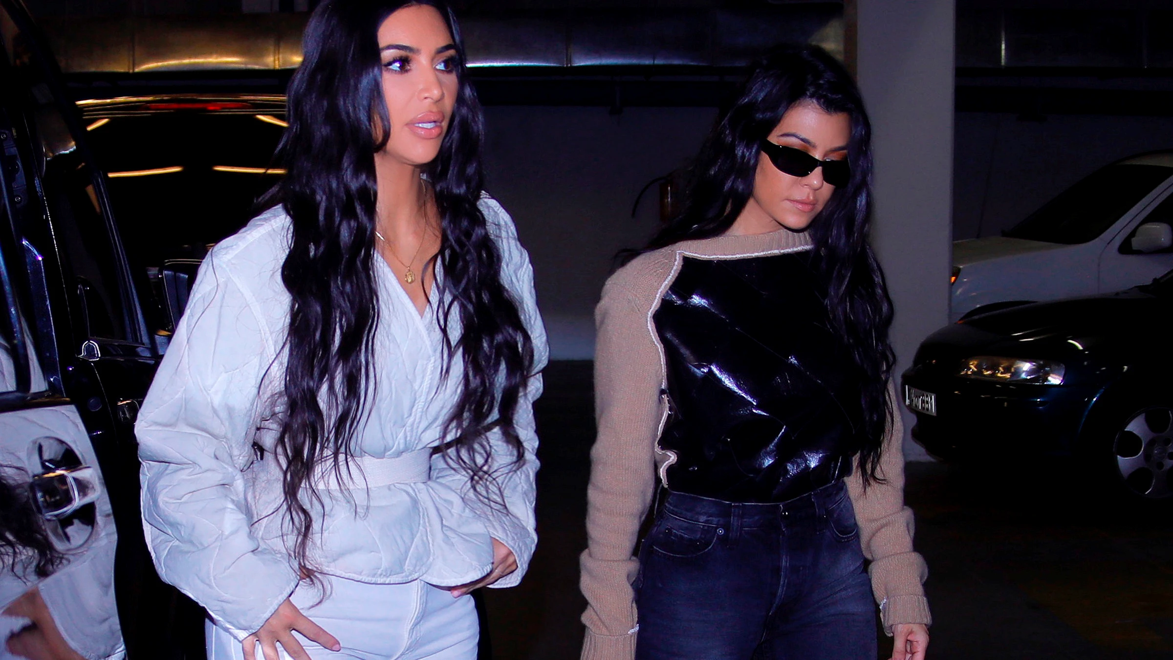 Kim Karrdashian y Kourtney Kardashian Kim Karrdashian y Kourtney Kardashian