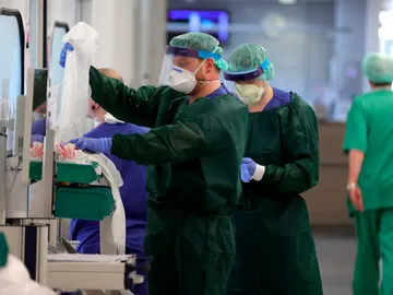Sanitarios alemanes en un hospital de Essen Sanitarios alemanes en un hospital de Essen