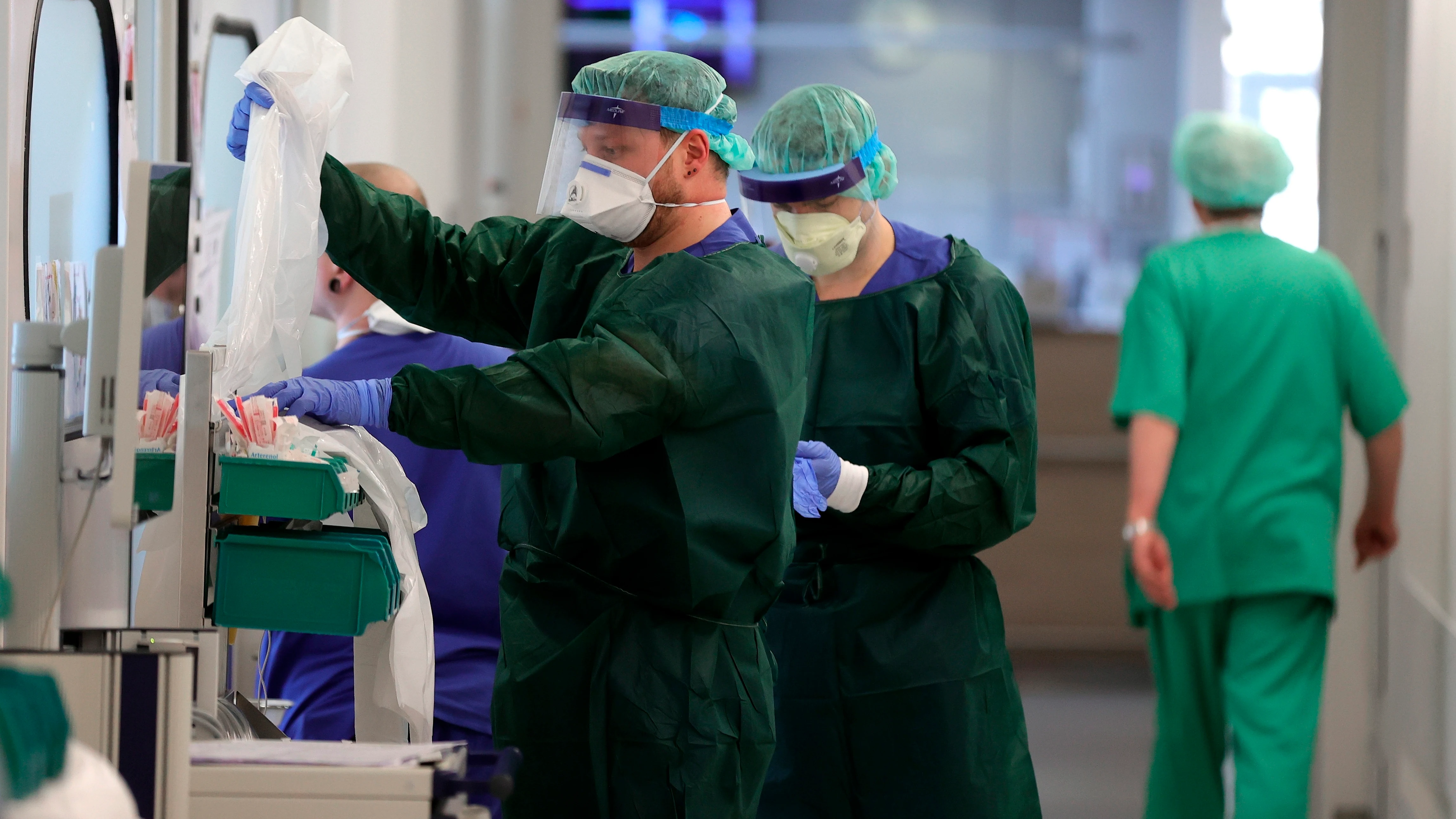 Sanitarios alemanes en un hospital de Essen Sanitarios alemanes en un hospital de Essen