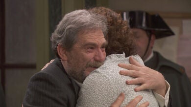 ‘El secreto de Puente Viejo’: El emotivo reencuentro de Jesús Urrutia con su familia