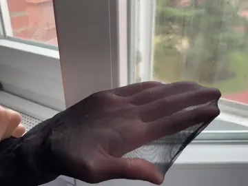 Limpia tus cristales con una media Limpia tus cristales con una media