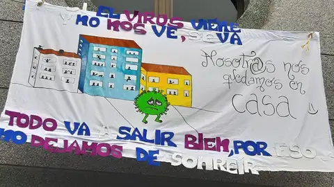 Pancarta de menores con medidas judiciales en Canarias Pancarta de menores con medidas judiciales en Canarias