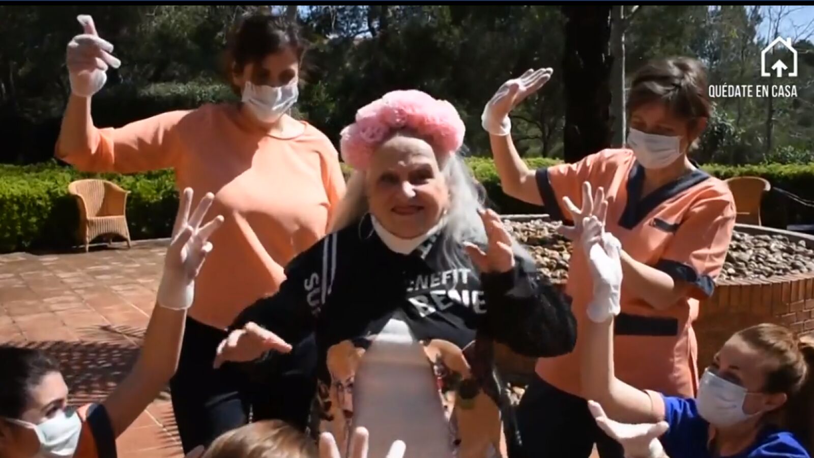 La divertida parodia a Rosalía de una mujer de 90 años para sobrellevar el confinamiento por el coronavirus en la residencia