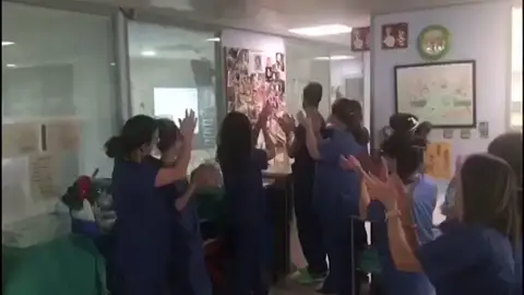 Extuban a un bebé de cuatro meses con coronavirus en la UCI del Hospital Materno Infantil de Málaga Extuban a un bebé de cuatro meses con coronavirus en la UCI del Hospital Materno Infantil de Málaga