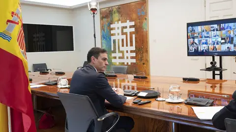 A3 Noticias Fin de Semana (05-04-20) Pedro Sánchez asegura que las comunidades recibirán un millón de test de coronavirus y gestiona cómo alojar a enfermos asintomáticos A3 Noticias Fin de Semana (05-04-20) Pedro Sánchez asegura que las comunidades recibirán un millón de test de coronavirus y gestiona cómo alojar a enfermos asintomáticos