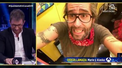 El divertido 'house tour' por la excéntrica casa de Alaska y Mario