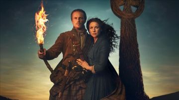 Sam Heughan y Caitriona Balfe en 'Outlander'