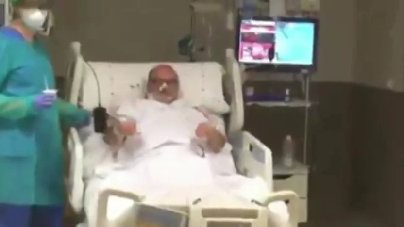 Un director de orquesta de 60 a&ntilde;os a punto de abandonar la UCI por el coronavirus, a ritmo de m&uacute;sica cl&aacute;sica