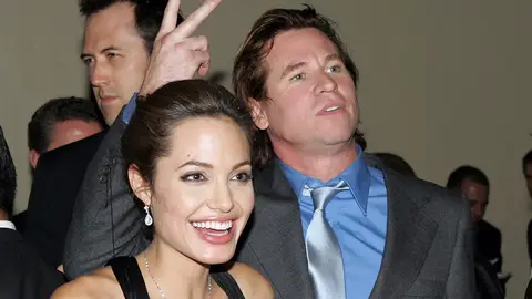 Angelina Jolie junto a Val Kilmer en 2004 Angelina Jolie junto a Val Kilmer en 2004