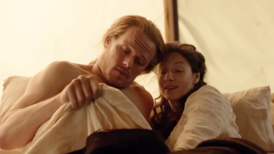 Sam Heughan y Caitriona Balfe como Jamie y Claire Fraser en 'Outlander'